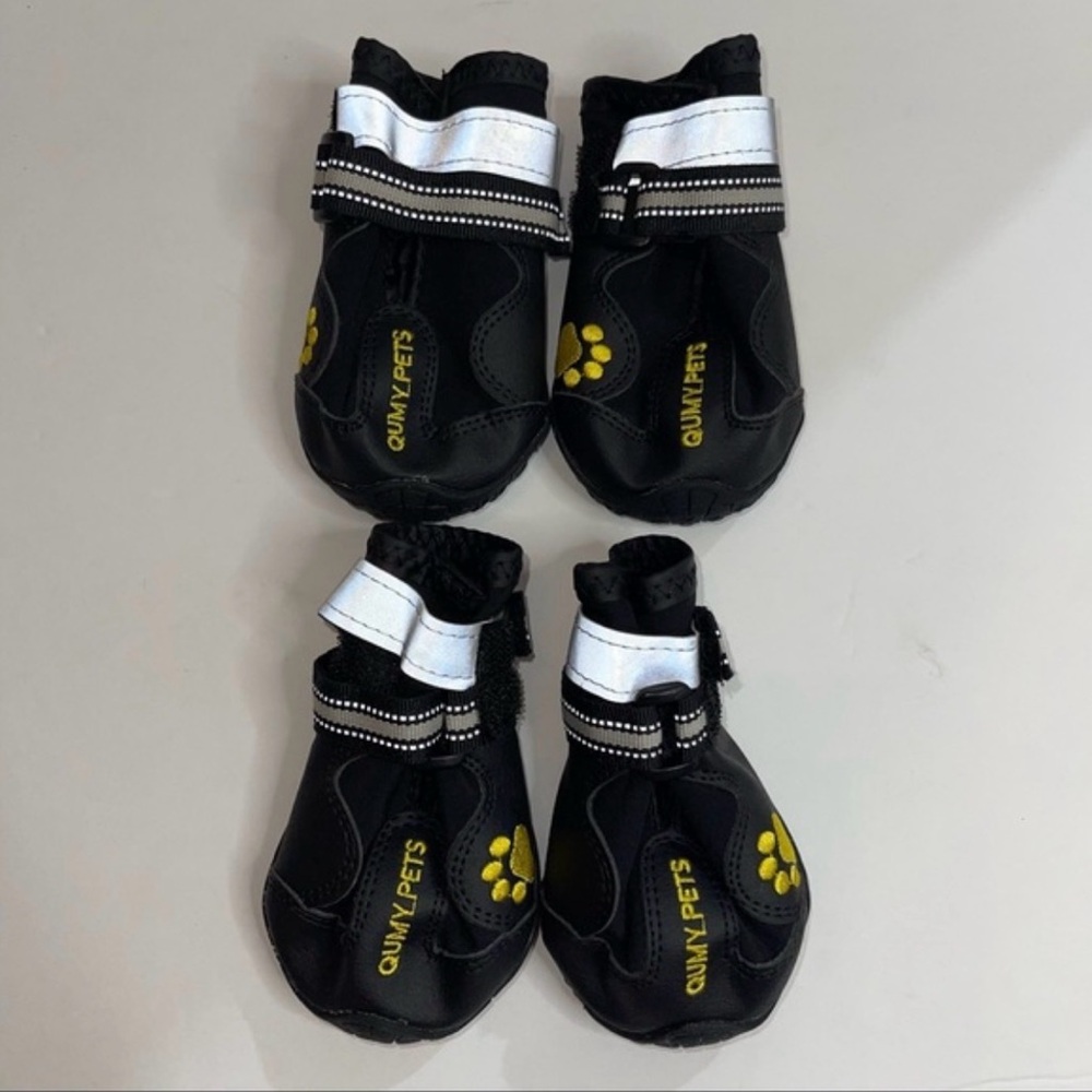 NIB QUMY Dog Water Boots: Size 6 (Large)    3” x 3" Black/Yellow/Grey